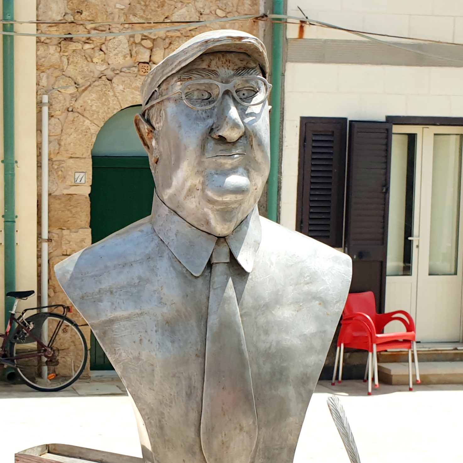 Busto Andrea Camilleri